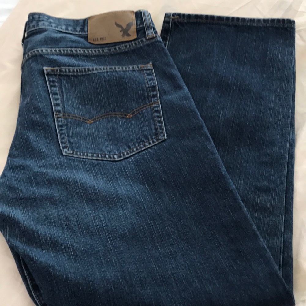 American Eagle W 33.   L 30